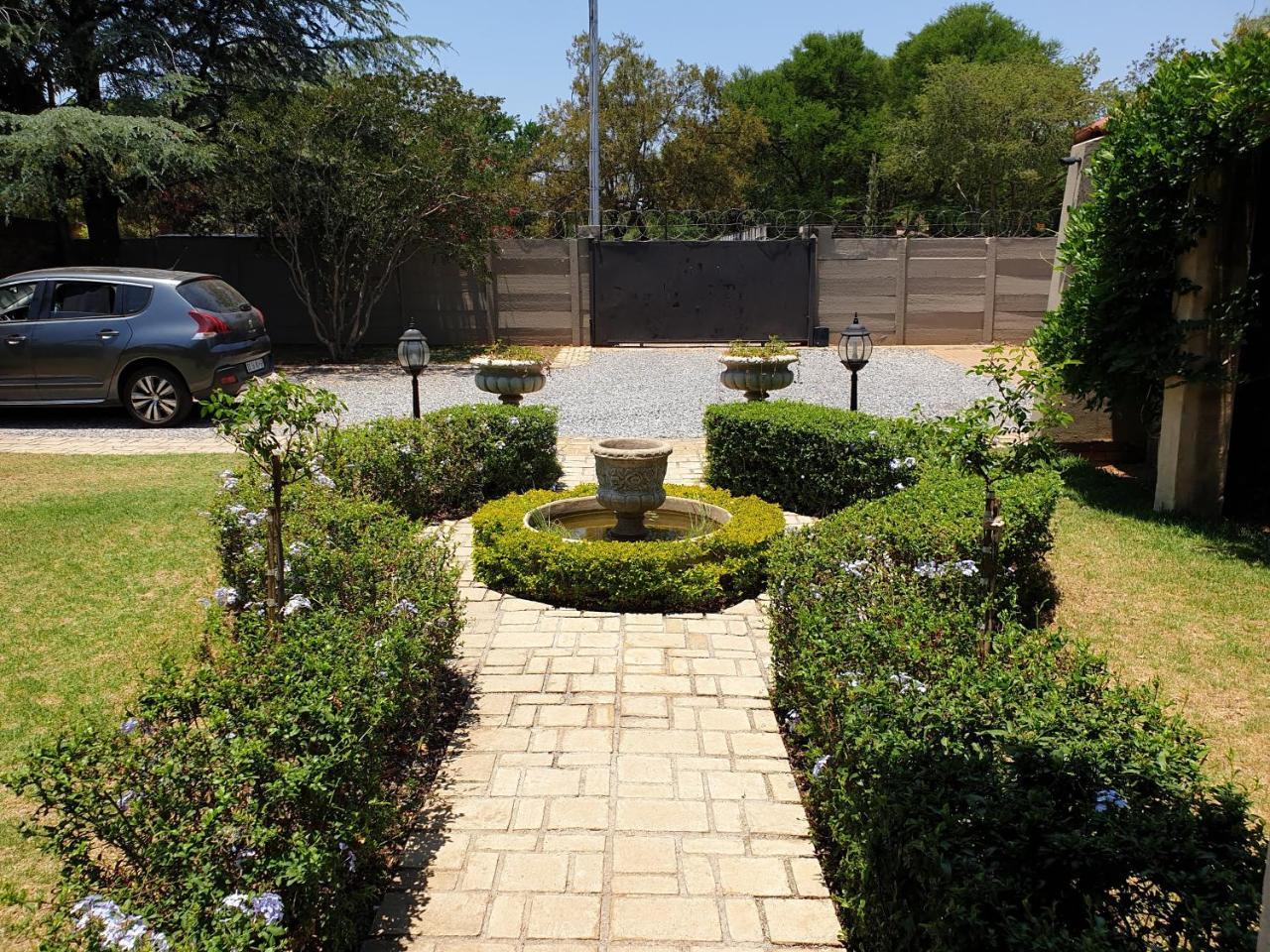 Nouveau Studios Pretoria Exterior foto